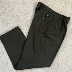 Dockers khakis 36x32 relaxed fit 100% cotton, olive brown herringbone, EUC
